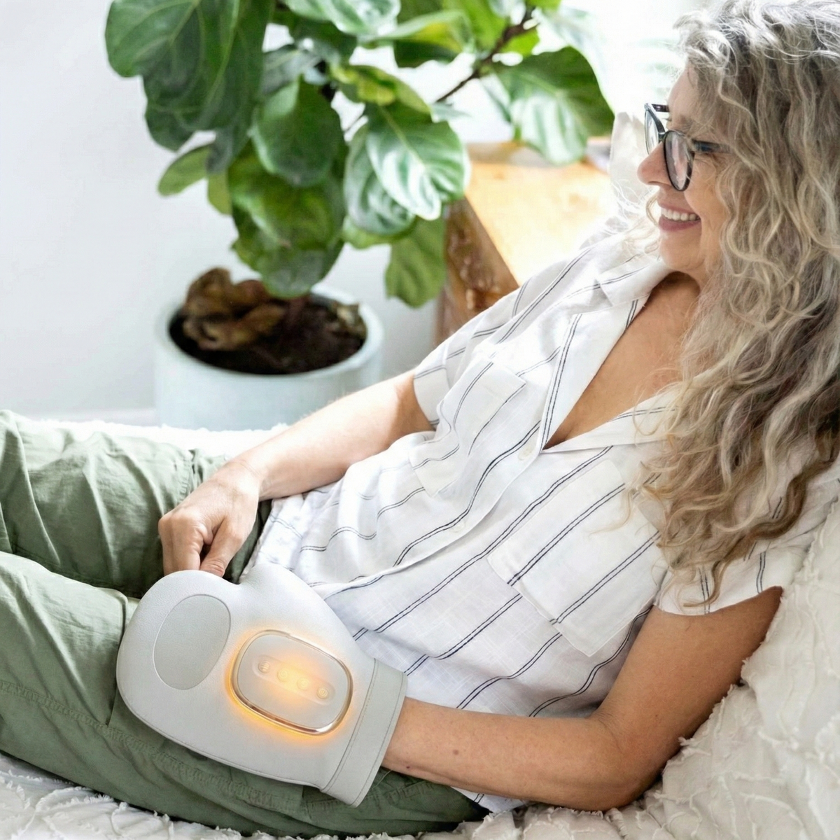 Avalua Hand Massager & Charger Kit